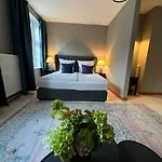 아파트 Saniertes Gutshaus Mit Komfort Und Privater Sauna Neu Gaarz