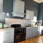 Saniertes Gutshaus Mit Komfort Und Privater Sauna 아파트