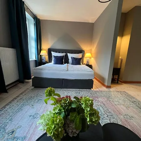 아파트 Saniertes Gutshaus Mit Komfort Und Privater Sauna Neu Gaarz