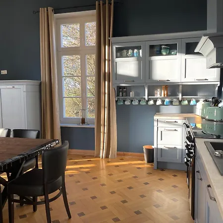 Saniertes Gutshaus Mit Komfort Und Privater Sauna Διαμέρισμα Neu Gaarz