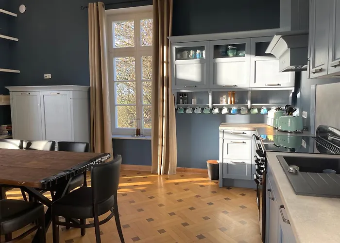 Saniertes Gutshaus Mit Komfort Und Privater Sauna Διαμέρισμα Neu Gaarz